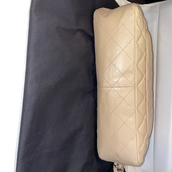 Chanel jumbo single flap bought at Yoogie’s Closet had it cleaned touched up - Picture 14 of 15